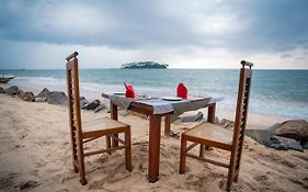 Sumadai Beach Hotel